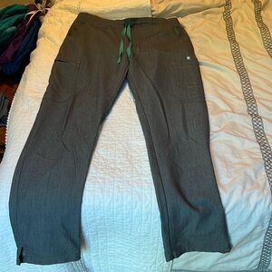 EUC FIGS Yola scrub pants Graphite Small